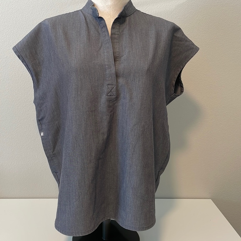 Figs Women's Top in Charcoal Gray